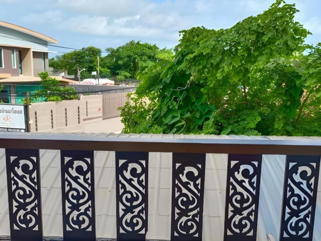 Rayong Lanna Hotel Exterior foto