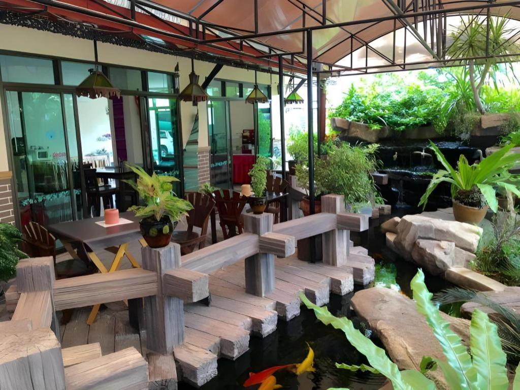 Rayong Lanna Hotel Exterior foto